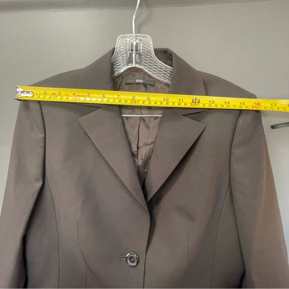 Hugo Boss women’s brown pantsuit. Blazer plus matching pants. Office buisness - Picture 8 of 12
